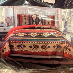 3 piece queen size quilt and 2 sham set Aztec southwestern print